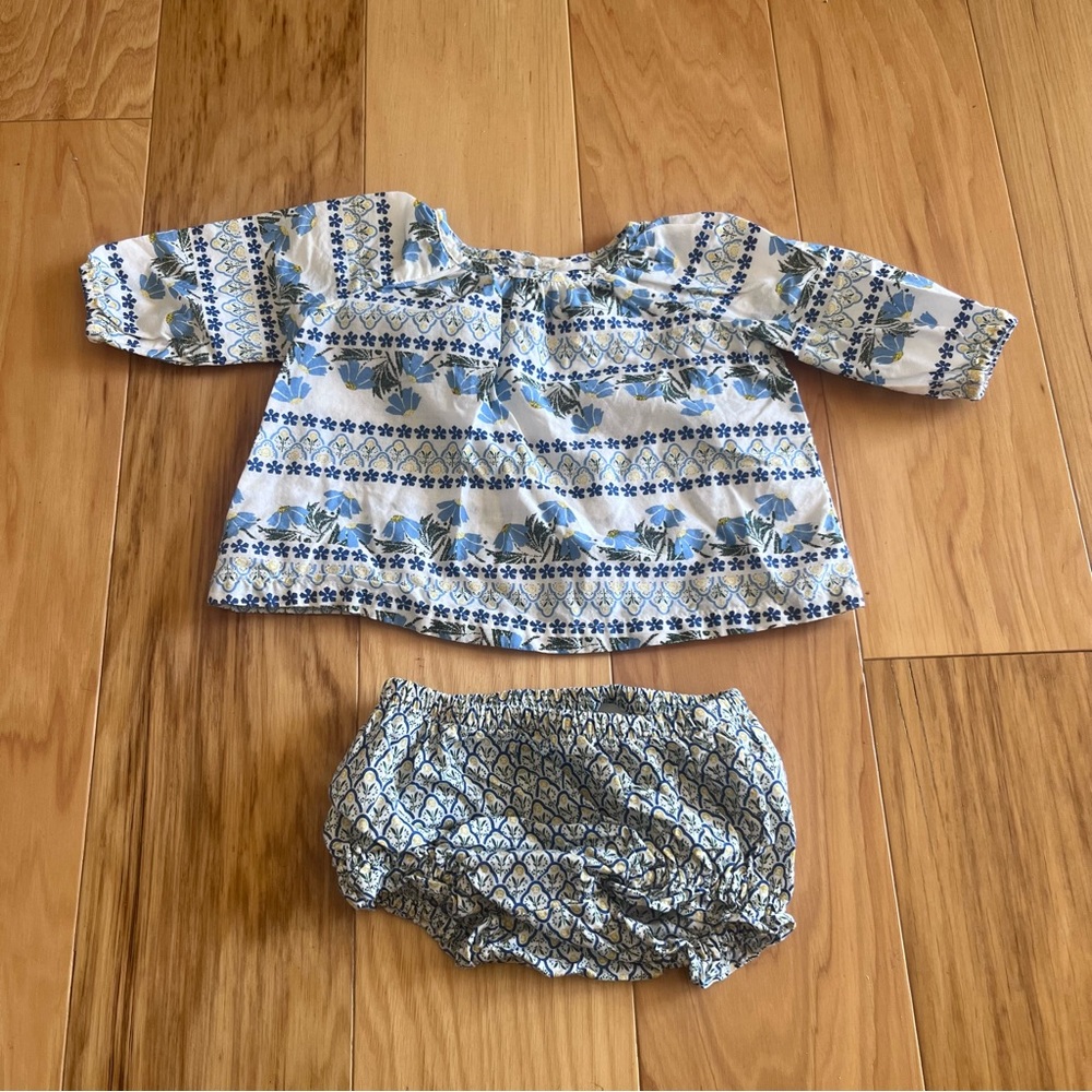 Adorable old navy outfit. Shirt and bloomers